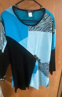 Yushi Abstract Colorblock Asymmetrical Tunic Top